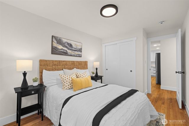 18330 47th Place NE, Lake Forest Park, WA 98155