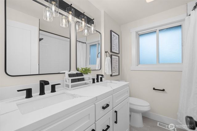 18330 47th Place NE, Lake Forest Park, WA 98155