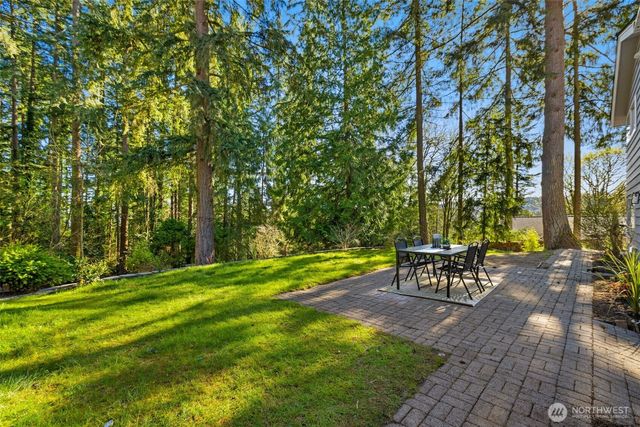 18330 47th Place NE, Lake Forest Park, WA 98155