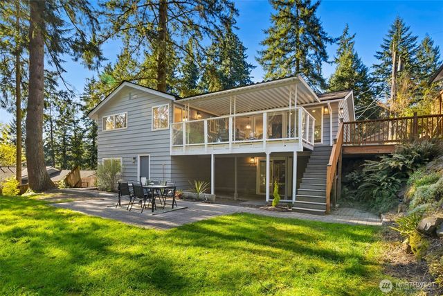 18330 47th Place NE, Lake Forest Park, WA 98155