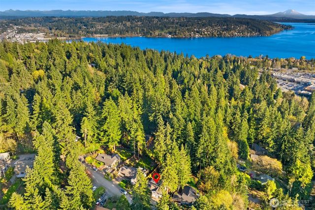 18330 47th Place NE, Lake Forest Park, WA 98155