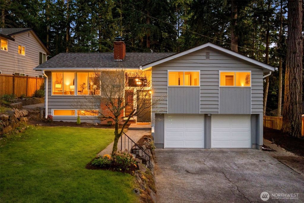 18330 47th Place NE, Lake Forest Park, WA 98155