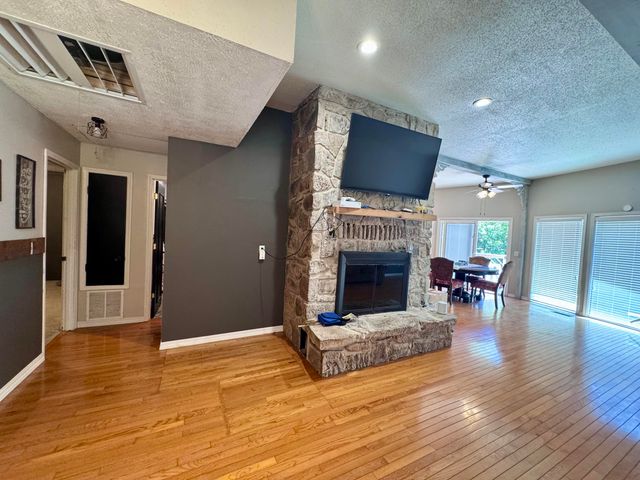 429 Pine Cone Lane, Mammoth Spring, AR 72554