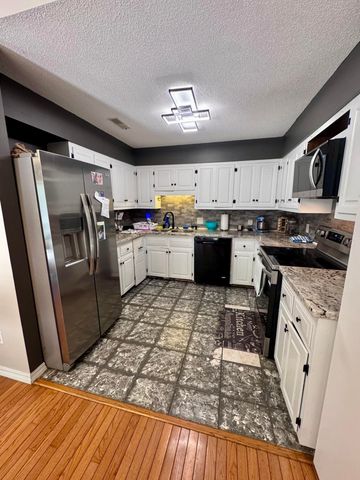 429 Pine Cone Lane, Mammoth Spring, AR 72554