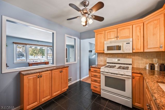 114 Memorial Pkwy, Atlantic Highlands Boro, NJ 07716