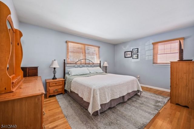 114 Memorial Pkwy, Atlantic Highlands Boro, NJ 07716