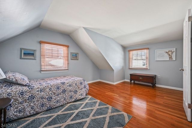 114 Memorial Pkwy, Atlantic Highlands Boro, NJ 07716