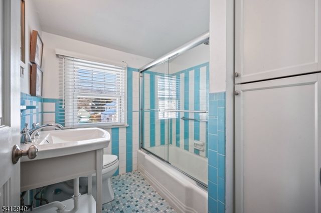 114 Memorial Pkwy, Atlantic Highlands Boro, NJ 07716