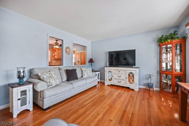 114 Memorial Pkwy, Atlantic Highlands Boro, NJ 07716