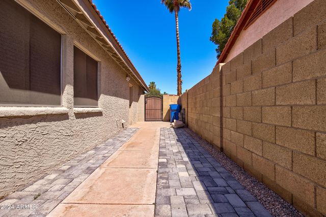 1945 E Velvet Drive, Tempe, AZ 85284