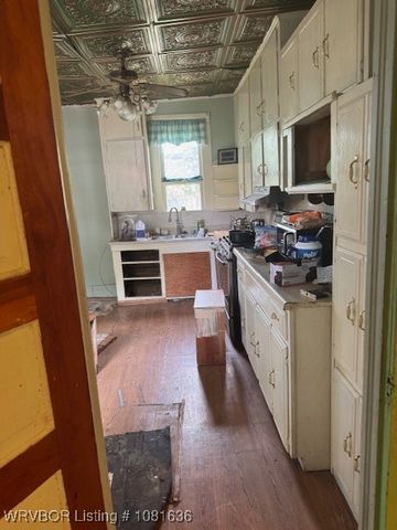 24 S 3rd Street, Paris, AR 72855