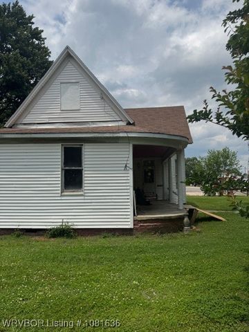 24 S 3rd Street, Paris, AR 72855