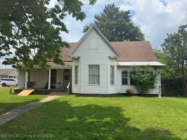 24 S 3rd Street, Paris, AR 72855