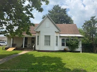 24 S 3rd Street, Paris, AR 72855