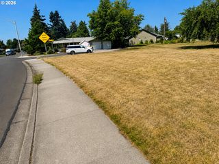 ROYAL Ave 1, Eugene, OR 97402