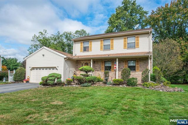 2 Rochambeau Road, Pequannock Township, NJ 07444