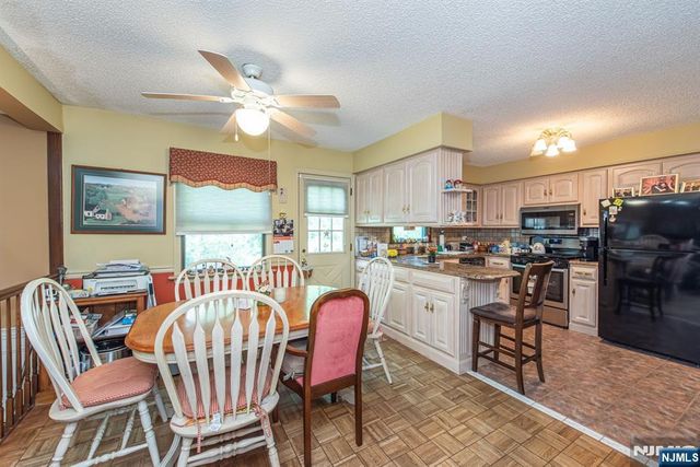 2 Rochambeau Road, Pequannock Township, NJ 07444