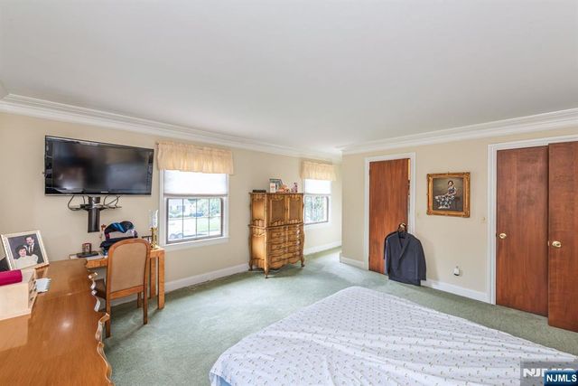 2 Rochambeau Road, Pequannock Township, NJ 07444