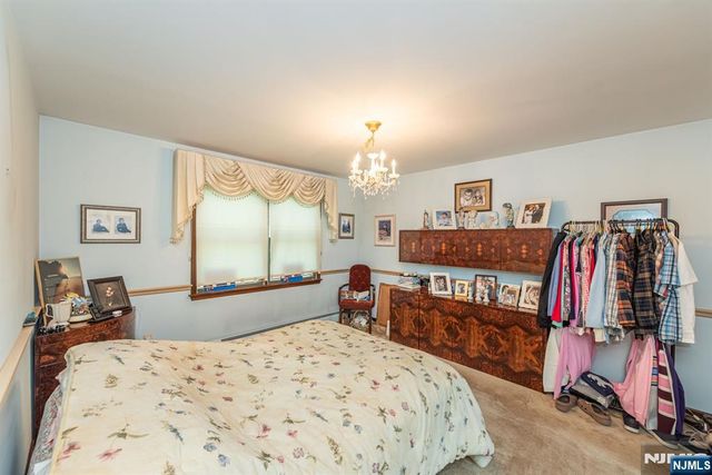 2 Rochambeau Road, Pequannock Township, NJ 07444