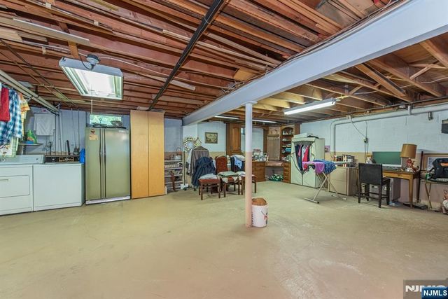 2 Rochambeau Road, Pequannock Township, NJ 07444
