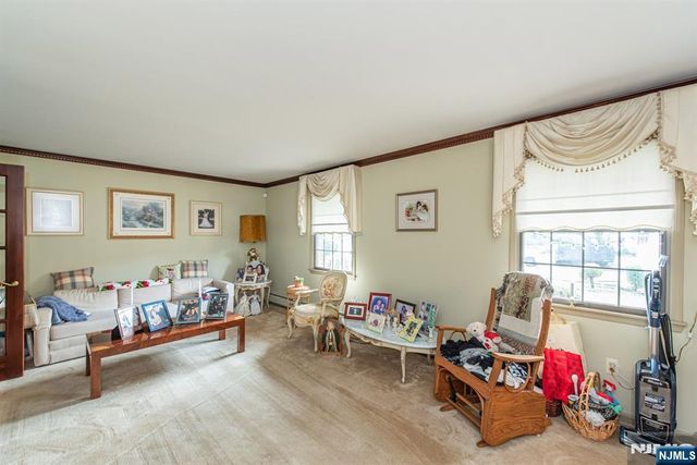 2 Rochambeau Road, Pequannock Township, NJ 07444