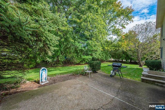 2 Rochambeau Road, Pequannock Township, NJ 07444