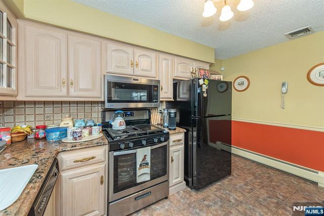 2 Rochambeau Road, Pequannock Township, NJ 07444