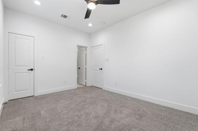 8805 Parkway Drive, Houston, TX 77088