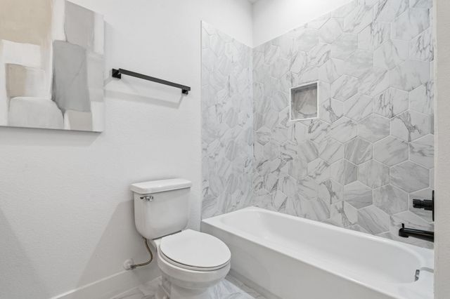 8805 Parkway Drive, Houston, TX 77088