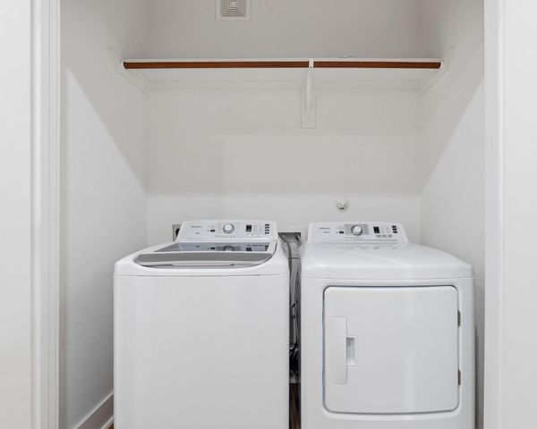 8805 Parkway Drive, Houston, TX 77088