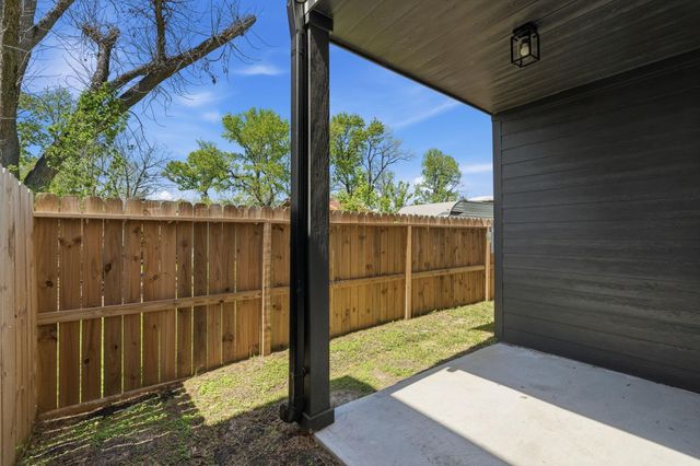 8805 Parkway Drive, Houston, TX 77088