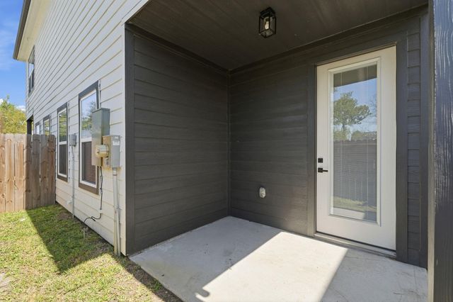 8805 Parkway Drive, Houston, TX 77088