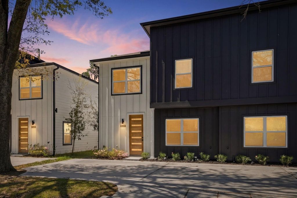 8805 Parkway Drive, Houston, TX 77088