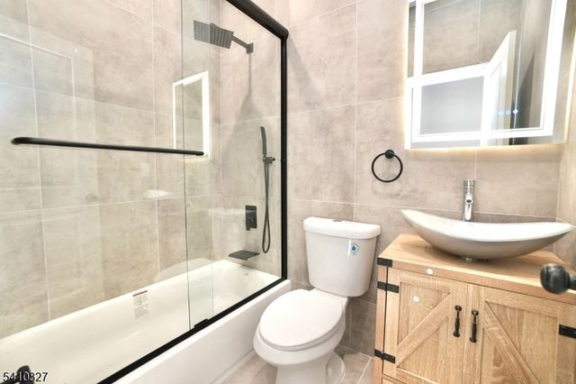 41 Arlington Ave, Jersey City, NJ 07305