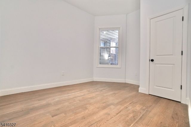 41 Arlington Ave, Jersey City, NJ 07305