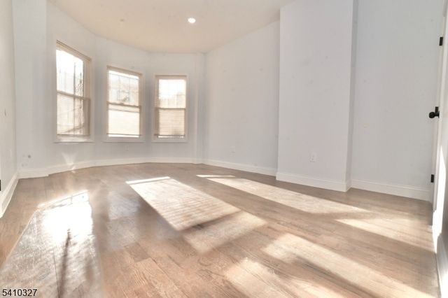 41 Arlington Ave, Jersey City, NJ 07305