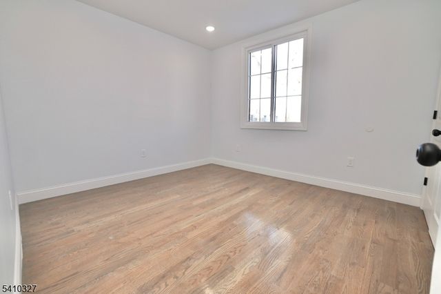 41 Arlington Ave, Jersey City, NJ 07305