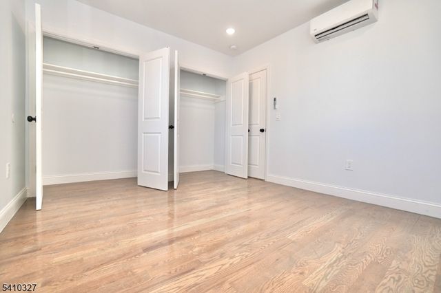 41 Arlington Ave, Jersey City, NJ 07305