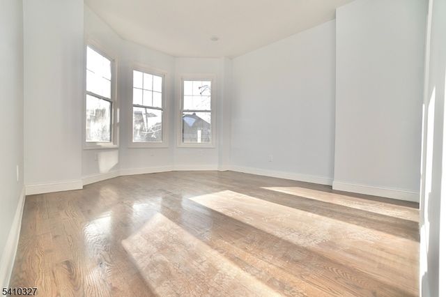 41 Arlington Ave, Jersey City, NJ 07305