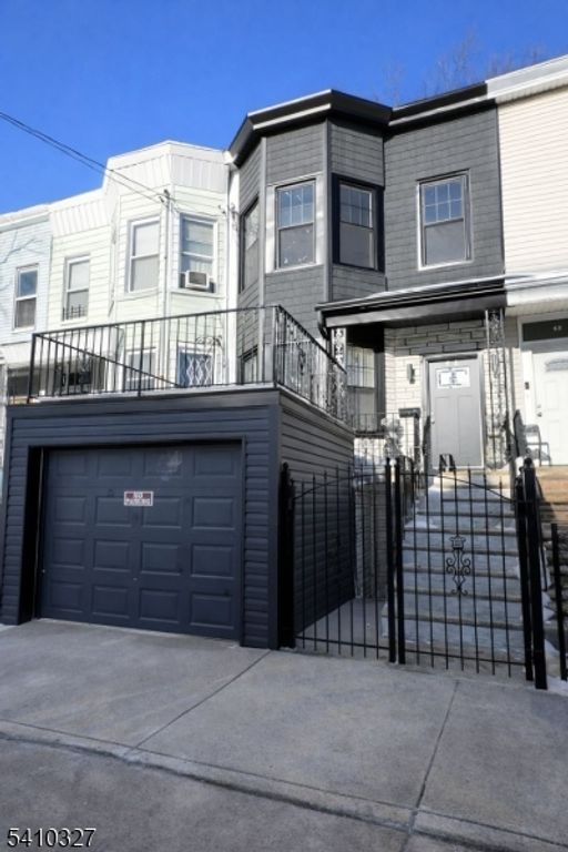 41 Arlington Ave, Jersey City, NJ 07305