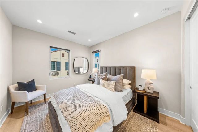 121 Oceano, Irvine, CA 92602