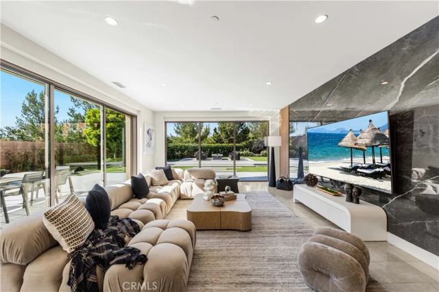 121 Oceano, Irvine, CA 92602