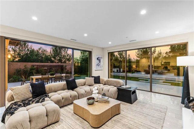 121 Oceano, Irvine, CA 92602