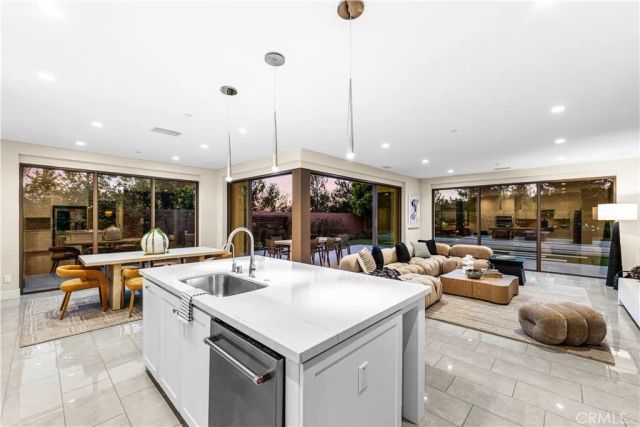 121 Oceano, Irvine, CA 92602