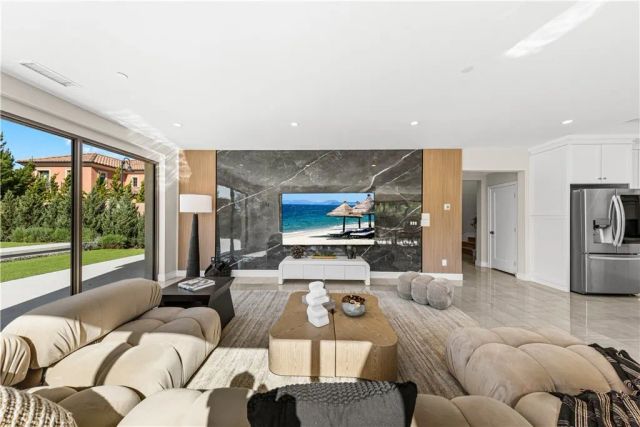 121 Oceano, Irvine, CA 92602