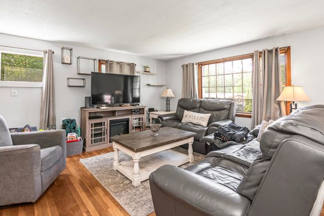 3 Craven Terrace, Derry, NH 03038