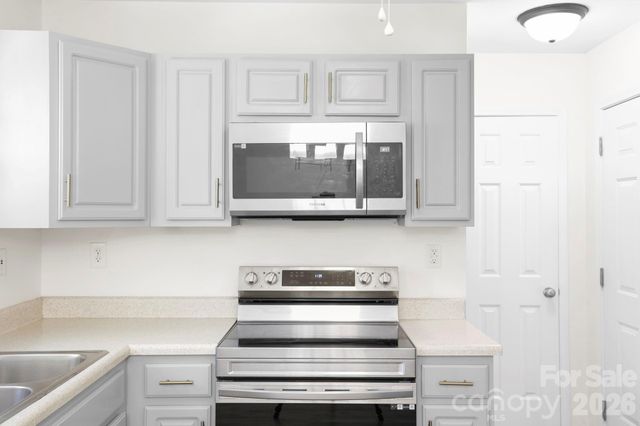 140 Thea Lane, Fletcher, NC 28732