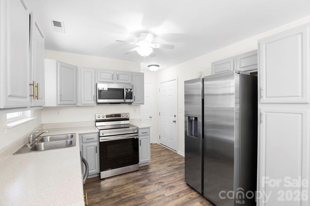140 Thea Lane, Fletcher, NC 28732