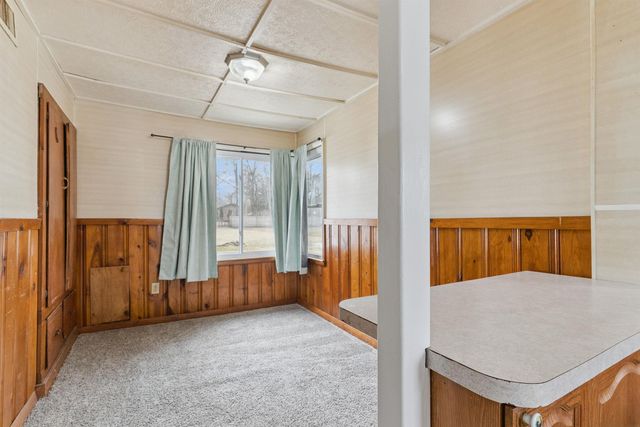 912 Jones Road, Evansdale, IA 50707