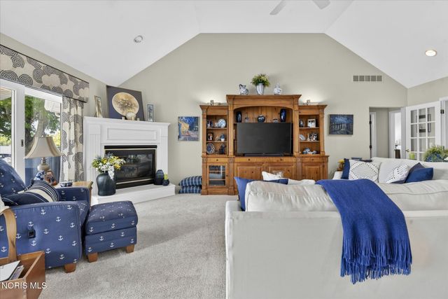 7913 N Shoreline Drive, Holland, OH 43528